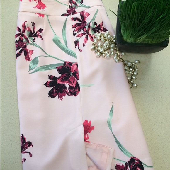Nine West Dresses & Skirts - NWT NINE WEST pink floral pencil skirt
